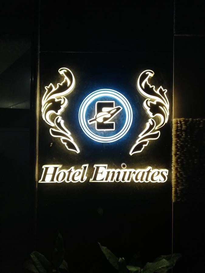Hotel Emirates Calcutá Exterior foto