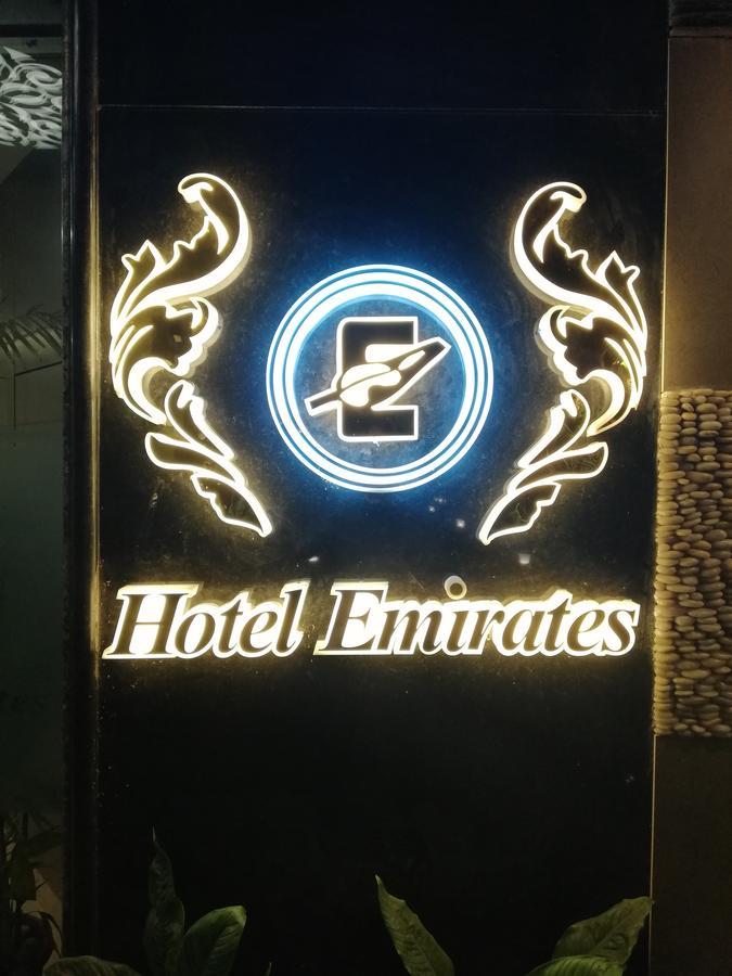 Hotel Emirates Calcutá Exterior foto